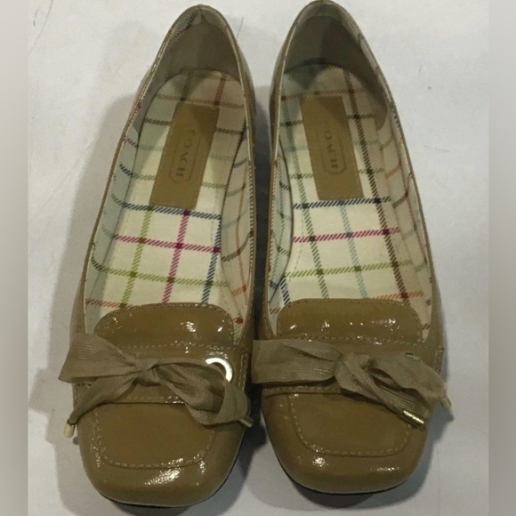 Coach, size 6.5, Patent Leather Bow Flats (minor wear) - Picture 4 of 6